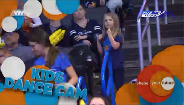 Màn"Kids dance cam" hài hước dành cho các khán giả nhí