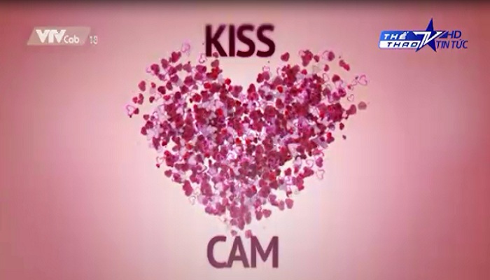 CĐV NBA hôn nhau say đắm trên Kiss Cam