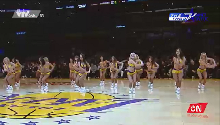 Ngắm nhìn vẻ mê đắm của các Laker Girls 