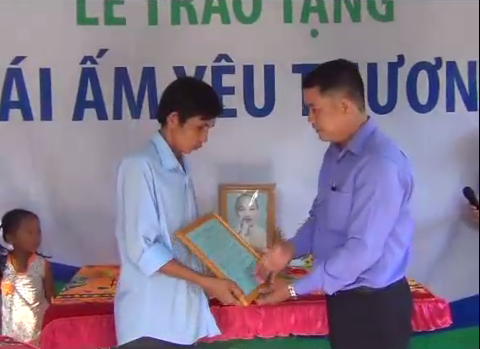 An Ninh Tiền Giang đưa tin Mái ấm yêu thương xây dưng nhà cho gia đình gặp khó khăn